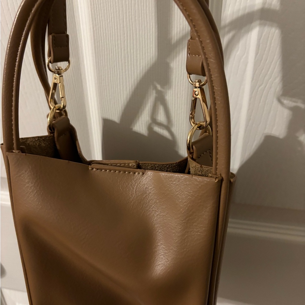 Elegant Brown Leather Handbag, purchased at Anthropologie, excellent condition! - Picture 5 of 10